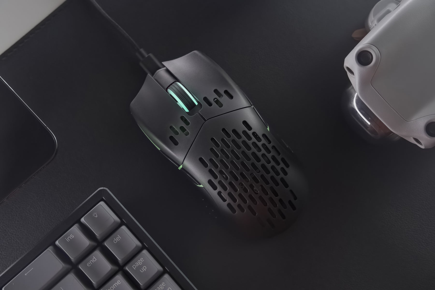 Keychron M1 Ultra-Light Optical Mouse (Wired) - Image 3